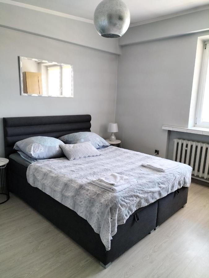 Hotel Restauracja Pod Jablonia Lacko Zewnętrze zdjęcie