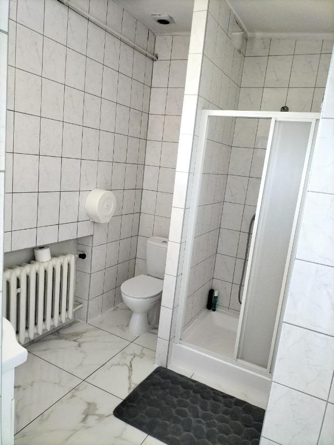 Hotel Restauracja Pod Jablonia Lacko Zewnętrze zdjęcie
